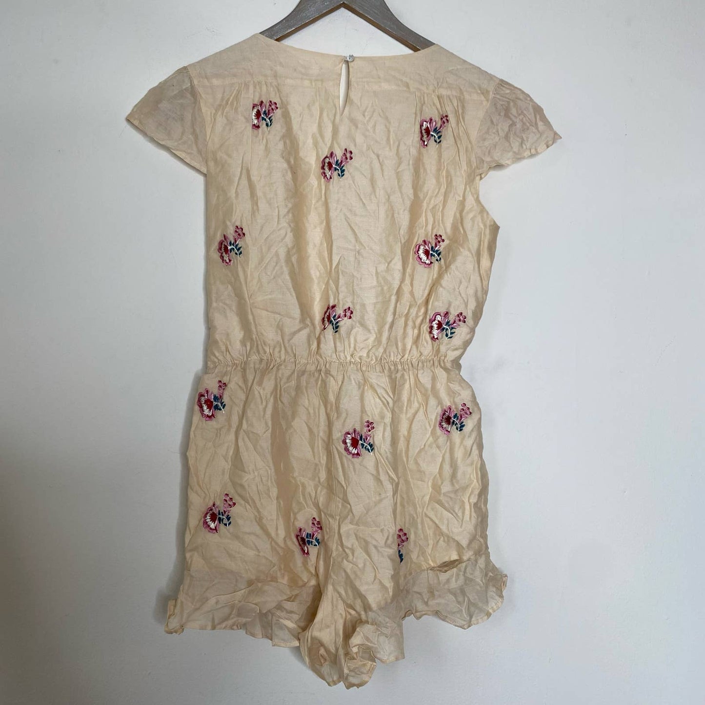 TULAROSA Ashby Floral Embroidered Faux Wrap Romper in Shell Size Small